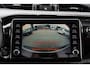 Toyota Hilux 2.8 D-4D Xtra Cab Professional premium Unieke verhoogde uitvoering met luchtvering en Laserlight-verlichting.
