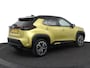 Toyota Yaris Cross 1.5 Hybrid Executive | leder-Stof bekleding | Trekhaak | Parkeersensoren | Navigatie |