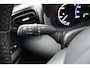 Toyota Yaris Cross 1.5 Hybrid Executive | leder-Stof bekleding | Trekhaak | Parkeersensoren | Navigatie |