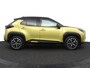 Toyota Yaris Cross 1.5 Hybrid Executive | leder-Stof bekleding | Trekhaak | Parkeersensoren | Navigatie |