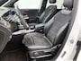 Mercedes-Benz GLB 200 Premium Plus | WORDT VERWACHT | Automaat | Sfeerverlichting | Panoramadak | Achteruitrijcamera | Parkeersensoren | Stoelverwarming |