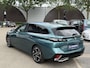 Peugeot 308 SW 1.6 Plug-in Hybrid 180 Allure PHEV | VAN: 26.900,- VOOR: 24.877,- UW WKVOORDEEL: 2.023,- | STOELVERWARMING| DEALER ONDERHOUDEN| DODE HOEK SENSOR| ACHTERUITRIJCAMERA| RIJKLAARPRIJS INCL. 12 MND BOVAG GARANTIE|