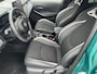 Toyota Corolla Hybrid 140 GR Sport | Super green met zwart dak | Carplay | Parkeersensoren | 18 inch LM-velgen |
