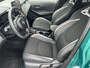 Toyota Corolla Hybrid 140 GR Sport | Super green met zwart dak | Carplay | Parkeersensoren | 18 inch LM-velgen |