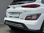 Hyundai Kona Electric EV Fashion 64 kWh / €19.985,- ex btw / Grijs Kenteken / Navigatie / Apple Carplay/Android Auto / Achteruitrijcamera / Stoel-/Stuurverwarming / HUD / KRELL audio /
