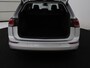 Volkswagen Golf Variant 1.0 eTSI Life | Automaat | Carplay | Memory seats | Adaptive Cruise | Parkeersensoren | Navigatie | DAB | LM | LED | Climate control