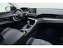 Peugeot 3008 1.2T Première | Navigatie | Afneembare trekhaak | Handsfree achterklep | Keyless Entry & Start | Achteruitrijcamera | Draadloze telefoonlader | Apple Carplay & Android Auto