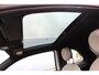Fiat 500 1.0-70pk Mild-Hybrid 'Dolcevita'. 'Het goede leven' dat is het bezit van en het rijden in deze bloedmooie Italiaan ! Panoramadak, Autm. airco, Cruise Control, Navigatie by AppleCarplay/Android auto, Bluetooth telefoonvoorb., pdc achter etc.