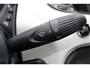 Fiat 500 1.0-70pk Mild-Hybrid 'Dolcevita'. 'Het goede leven' dat is het bezit van en het rijden in deze bloedmooie Italiaan ! Panoramadak, Autm. airco, Cruise Control, Navigatie by AppleCarplay/Android auto, Bluetooth telefoonvoorb., pdc achter etc.