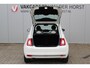 Fiat 500 1.0-70pk Mild-Hybrid 'Dolcevita'. 'Het goede leven' dat is het bezit van en het rijden in deze bloedmooie Italiaan ! Panoramadak, Autm. airco, Cruise Control, Navigatie by AppleCarplay/Android auto, Bluetooth telefoonvoorb., pdc achter etc.