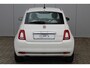 Fiat 500 1.0-70pk Mild-Hybrid 'Dolcevita'. 'Het goede leven' dat is het bezit van en het rijden in deze bloedmooie Italiaan ! Panoramadak, Autm. airco, Cruise Control, Navigatie by AppleCarplay/Android auto, Bluetooth telefoonvoorb., pdc achter etc.