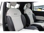 Fiat 500 1.0-70pk Mild-Hybrid 'Dolcevita'. 'Het goede leven' dat is het bezit van en het rijden in deze bloedmooie Italiaan ! Panoramadak, Autm. airco, Cruise Control, Navigatie by AppleCarplay/Android auto, Bluetooth telefoonvoorb., pdc achter etc.