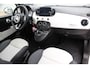 Fiat 500 1.0-70pk Mild-Hybrid 'Dolcevita'. 'Het goede leven' dat is het bezit van en het rijden in deze bloedmooie Italiaan ! Panoramadak, Autm. airco, Cruise Control, Navigatie by AppleCarplay/Android auto, Bluetooth telefoonvoorb., pdc achter etc.