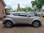 Toyota C-HR / C-HR+ 1.8 Hybrid Dynamic Sport. Dealer onderhouden, zeer netjes! O.a. cruise, navi, camera, stoelverwarming, etc, etc.