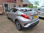 Toyota C-HR / C-HR+ 1.8 Hybrid Dynamic Sport. Dealer onderhouden, zeer netjes! O.a. cruise, navi, camera, stoelverwarming, etc, etc.