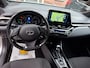 Toyota C-HR / C-HR+ 1.8 Hybrid Dynamic Sport. Dealer onderhouden, zeer netjes! O.a. cruise, navi, camera, stoelverwarming, etc, etc.