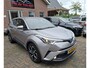 Toyota C-HR / C-HR+ 1.8 Hybrid Dynamic Sport. Dealer onderhouden, zeer netjes! O.a. cruise, navi, camera, stoelverwarming, etc, etc.