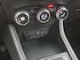 Renault Captur 1.3 TCe 140 Zen Automaat / 1500kg Trekgewicht / Pack Easy Link / Apple Carplay Android Auto / Keyless Entry/Start / Cruise control / Parkeersensoren achter / Climate control / Stoelverwarming /