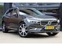 Volvo XC60 2.0 Recharge T8 AWD R-Design | Eerste eigenaar | Pano | 360 Camera | Cruise | Apple Carplay | Luchtvering | Memory |