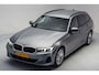 BMW 3-Serie Touring 330e High Executive Sport [ HUD Navi ACC Sportstoelen Stoelverwarming ]