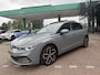 Volkswagen Golf 1.5 eTSI R-Line IQ LED | MASSAGE STOELEN | CAMERA | NAVIGATIE | PANORAMADAK | CRUISECONTROL | STUUR/STOEL VERWARMING | LED PAKKET | PARKEERSENSOREN | VIRTUEEL COCKPITDISPLAY | APPLE CARPLAY & ANDROID AUTO |