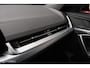 BMW IX2 eDrive20 67 kWh | M-Sport | Camera | Pano | Donkere hemel | Stoel en stuurwielverw. | Draadloos telefoon laden | CarPlay | 19 Inch | DAB+