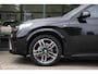 BMW IX2 eDrive20 67 kWh | M-Sport | Camera | Pano | Donkere hemel | Stoel en stuurwielverw. | Draadloos telefoon laden | CarPlay | 19 Inch | DAB+