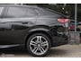 BMW IX2 eDrive20 67 kWh | M-Sport | Camera | Pano | Donkere hemel | Stoel en stuurwielverw. | Draadloos telefoon laden | CarPlay | 19 Inch | DAB+