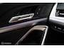 BMW IX2 eDrive20 67 kWh | M-Sport | Camera | Pano | Donkere hemel | Stoel en stuurwielverw. | Draadloos telefoon laden | CarPlay | 19 Inch | DAB+