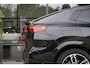 BMW IX2 eDrive20 67 kWh | M-Sport | Camera | Pano | Donkere hemel | Stoel en stuurwielverw. | Draadloos telefoon laden | CarPlay | 19 Inch | DAB+
