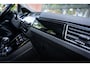 Volkswagen Touran 1.8 TSI 180pk Highline Business R | 7 persoons | Trekhaak | Panoramadak | Led | Navigatie | Stoelverwarming |