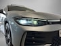 Volkswagen Passat Variant 1.5eHybrid 200kW/272PK R-Line Black Style DSG · Panoramadak · Trekhaak · Leder · Harman Kardon · Garantie t/m 23-04-2030 of 100000km.
