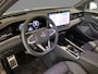 Volkswagen Passat Variant 1.5eHybrid 200kW/272PK R-Line Black Style DSG · Panoramadak · Trekhaak · Leder · Harman Kardon · Garantie t/m 23-04-2030 of 100000km.