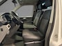 Volkswagen Transporter 2.0 TDI 150pk DSG L1H1 28 Bulli · Apple/Android Car Play · Afneembare Trekhaak · Cruise Control · Airco · Navigatie · Parkeersensoren ·