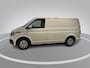 Volkswagen Transporter 2.0 TDI 150pk DSG L1H1 28 Bulli · Apple/Android Car Play · Afneembare Trekhaak · Cruise Control · Airco · Navigatie · Parkeersensoren ·