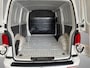 Volkswagen Transporter 2.0 TDI 150pk DSG L1H1 28 Bulli · Apple/Android Car Play · Afneembare Trekhaak · Cruise Control · Airco · Navigatie · Parkeersensoren ·