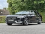 Volvo V90 2.0 T4 R-Design | Blackline | Automaat | Panodak | Trekhaak | Adapt Cruise | Standkachel | Keyless | Incl. btw