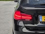 BMW 3-Serie Touring 318i M-Sport | LEER | LED | STOELVERW. | NAP