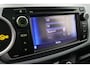 Toyota Yaris 1.5 Hybrid Dynamic | Navigatie | Panoramadak | Camera | L.m velgen | Keyless | Armsteun