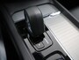 Volvo XC60 2.0 T6 Plug-in hybrid AWD Plus Dark Ele. trekhaak | Panoramadak | Digitaal Dashboard | Contourstoelen | Stoelverwarming V + A | Camera 360° | DAB | Apple CarPlay/Android Auto | Stuurverwarming | Adaptieve Cruise Control | Ele. kofferdeksel | Ele. verstelbare stoel + geheugen |