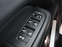 Volvo XC60 2.0 T6 Plug-in hybrid AWD Plus Dark Ele. trekhaak | Panoramadak | Digitaal Dashboard | Contourstoelen | Stoelverwarming V + A | Camera 360° | DAB | Apple CarPlay/Android Auto | Stuurverwarming | Adaptieve Cruise Control | Ele. kofferdeksel | Ele. verstelbare stoel + geheugen |
