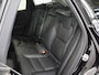 Volvo XC60 2.0 T6 Plug-in hybrid AWD Plus Dark Ele. trekhaak | Panoramadak | Digitaal Dashboard | Contourstoelen | Stoelverwarming V + A | Camera 360° | DAB | Apple CarPlay/Android Auto | Stuurverwarming | Adaptieve Cruise Control | Ele. kofferdeksel | Ele. verstelbare stoel + geheugen |