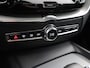 Volvo XC60 2.0 T6 Plug-in hybrid AWD Plus Dark Ele. trekhaak | Panoramadak | Digitaal Dashboard | Contourstoelen | Stoelverwarming V + A | Camera 360° | DAB | Apple CarPlay/Android Auto | Stuurverwarming | Adaptieve Cruise Control | Ele. kofferdeksel | Ele. verstelbare stoel + geheugen |