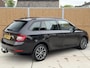 Skoda Fabia Combi 1.0 TSI Ambition Trekhaak | Navigatiesysteem | Apple CarPlay/Android Auto | Lichtmetalen velgen | Cruise control | Airconditioning | DAB ontvanger | Getint glas | Parkeersensoren achter