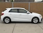 Audi A1 Sportback 25 TFSI Zwart Optiek | Apple CarPlay/Android Auto | Airconditioning | Rijstrooksensor en snelheidslimietfunctie | Elektrische ramen | Dimlichten automatisch | Parkeersensoren achter