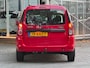 Dacia Logan MCV 1.6-16V Lauréate Ruime voertuig met een NWE APK
