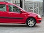 Dacia Logan MCV 1.6-16V Lauréate Ruime voertuig met een NWE APK