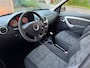 Dacia Logan MCV 1.6-16V Lauréate Ruime voertuig met een NWE APK