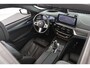 BMW 5-Serie Touring 520e Business Edition Plus M Sport Panoramadak Elek Trekhaak Comfortstoelen