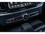 Volvo V90 2.0 T6 Plug-in hybrid AWD Plus Dark | Adaptieve Cruise Control | Panoramadak | 360° Parkeercamera | Harman Kardon Audio | Stoel-/Stuur-/Voorruitverwarming | Dodehoek Detectie | Trekhaak |